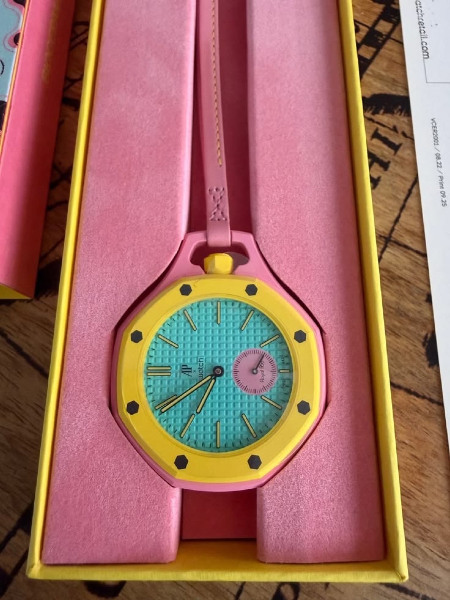 Royal Pop unboxing pink